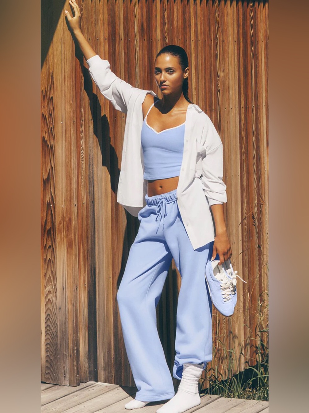 NEW - Alo Accolade Straight leg sweatpants, light Blue, Medium